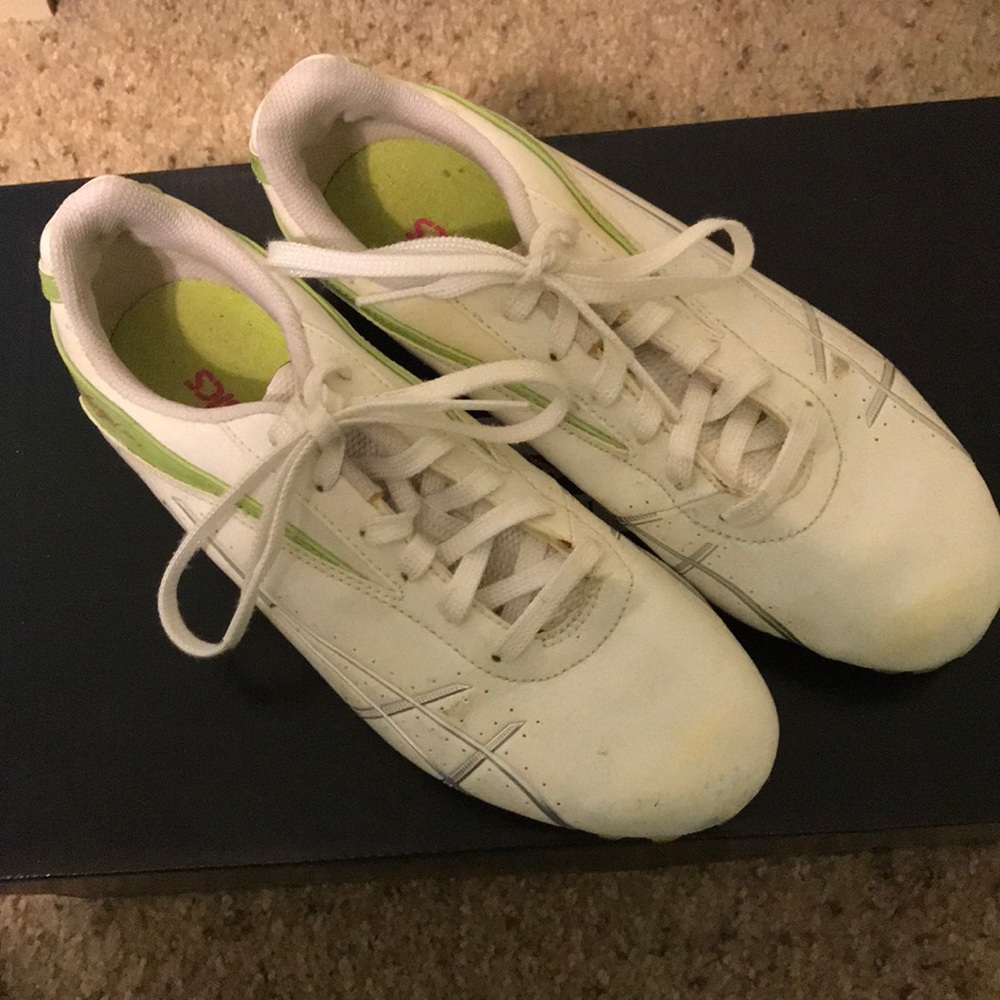 Track spikes